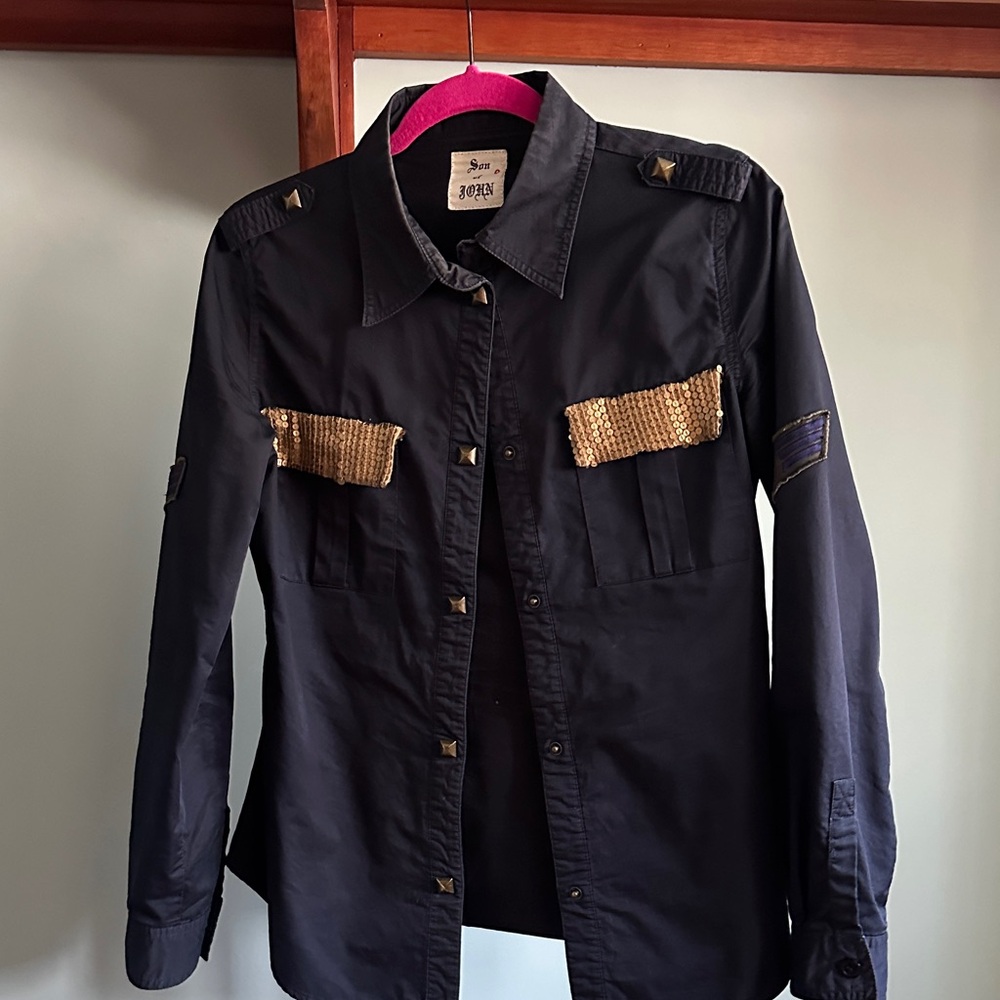 Stylish Black Utility Jacket with Gold Accents